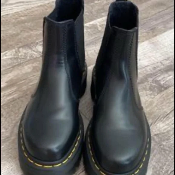 Dr. Marten 2976 SMOOTH LEATHER
PLATFORM CHELSEA BOOTS SIZE 6 - Picture 2 of 4